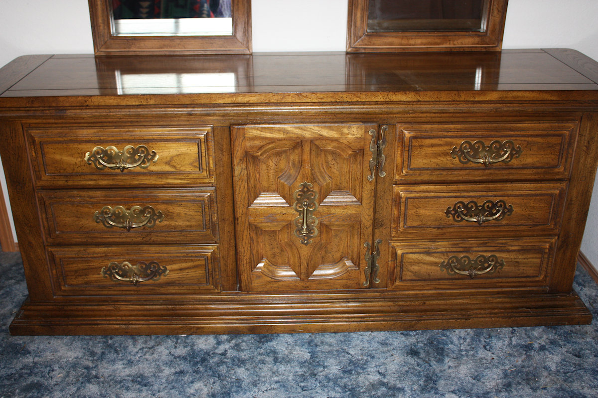 Dresser w/ Mirrors